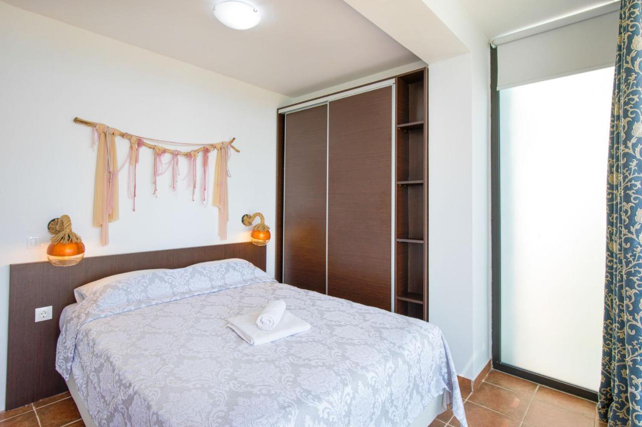 ניאה מודאניה Kalma Villa Ena מראה חיצוני תמונה