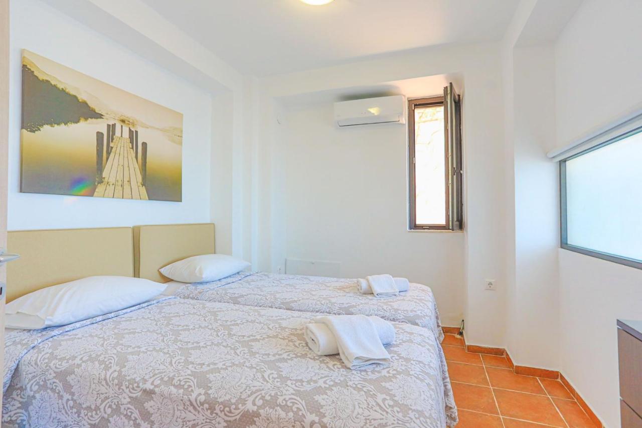 ניאה מודאניה Kalma Villa Ena מראה חיצוני תמונה